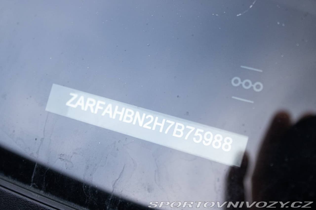 2017 Alfa Romeo Stelvio - 9