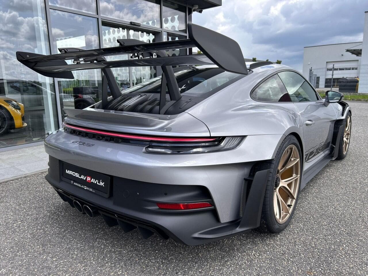 2025 Porsche 911 - 9