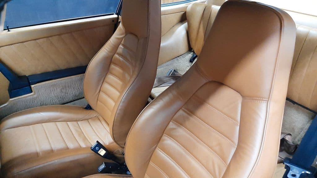 1976 Porsche 911 - 19