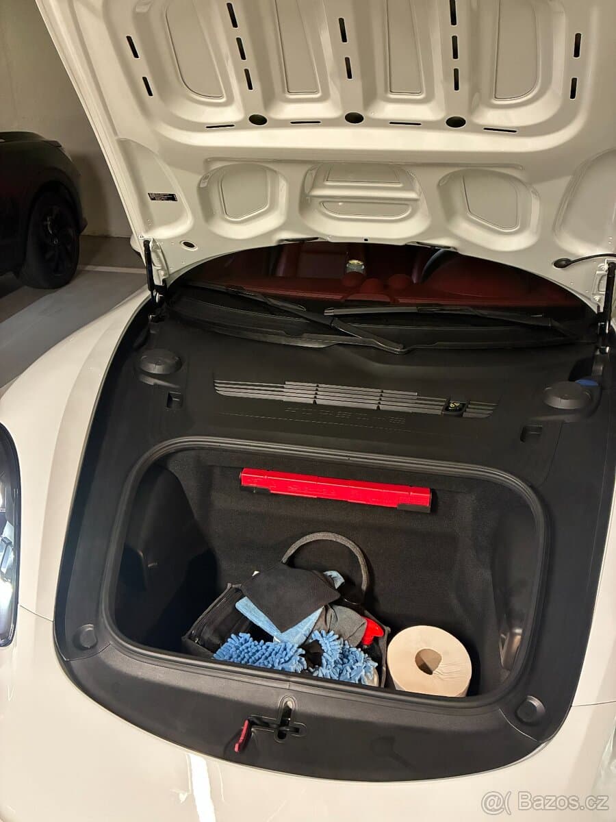 2025 Porsche 718 - 12