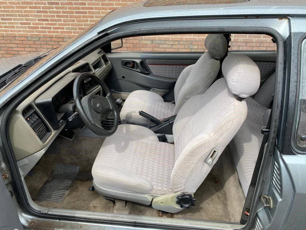 1985 Ford Sierra - 12