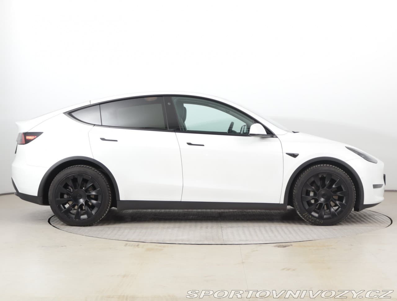 2021 Tesla Model Y - 6