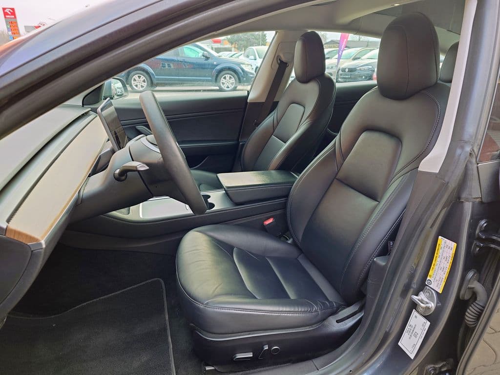 2020 Tesla Model 3 - 10