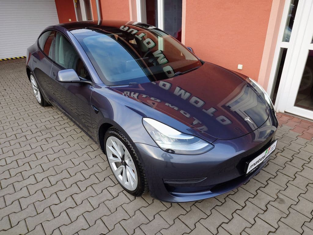 2020 Tesla Model 3 - 4