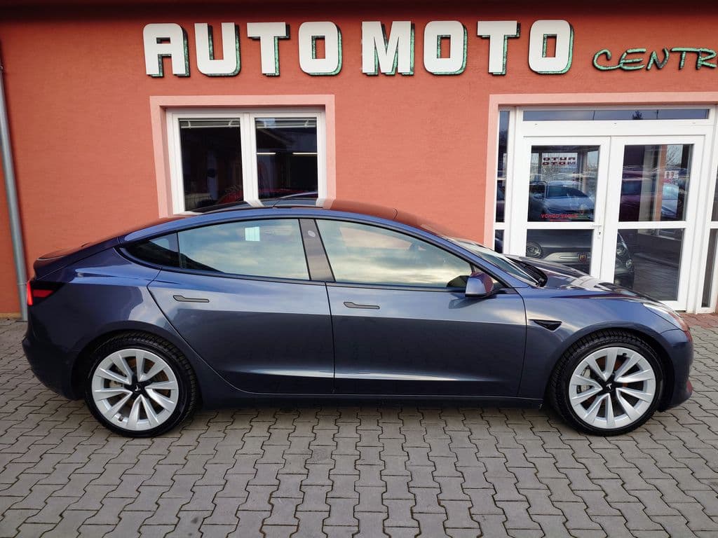 2020 Tesla Model 3 - 5