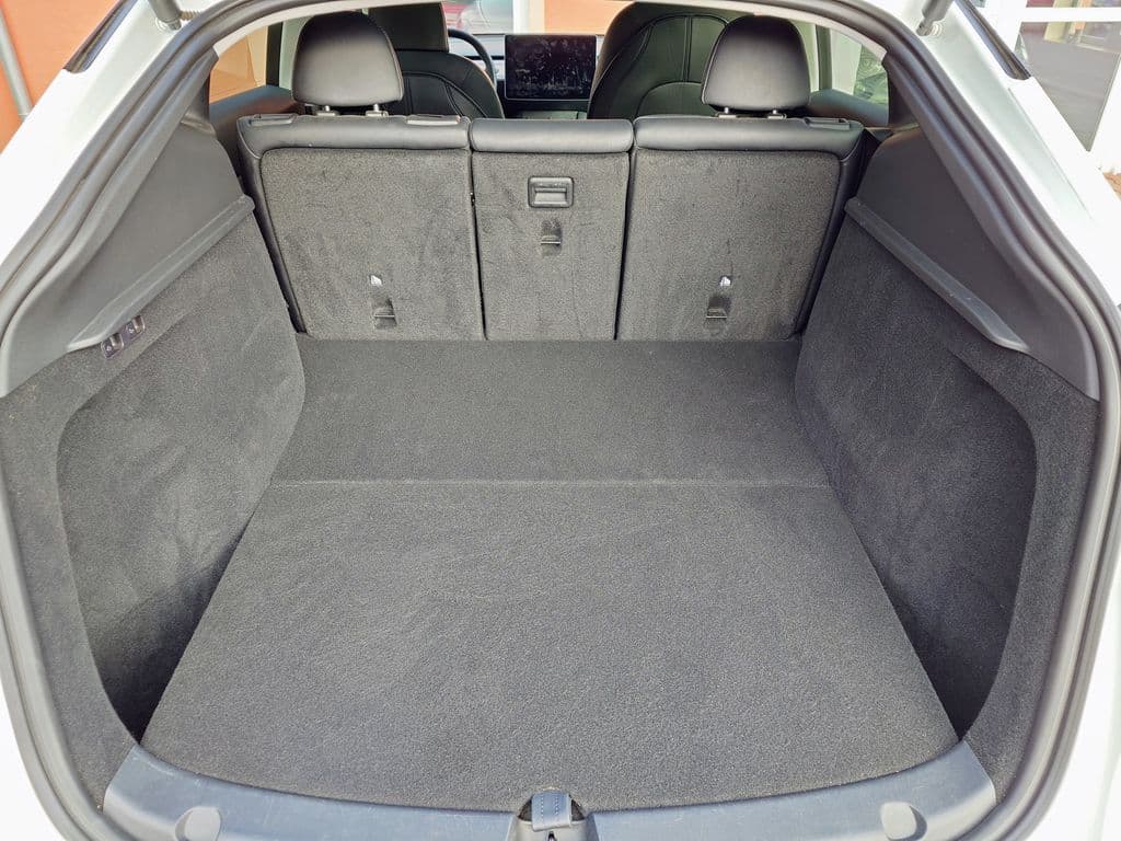 2022 Tesla Model Y - 10