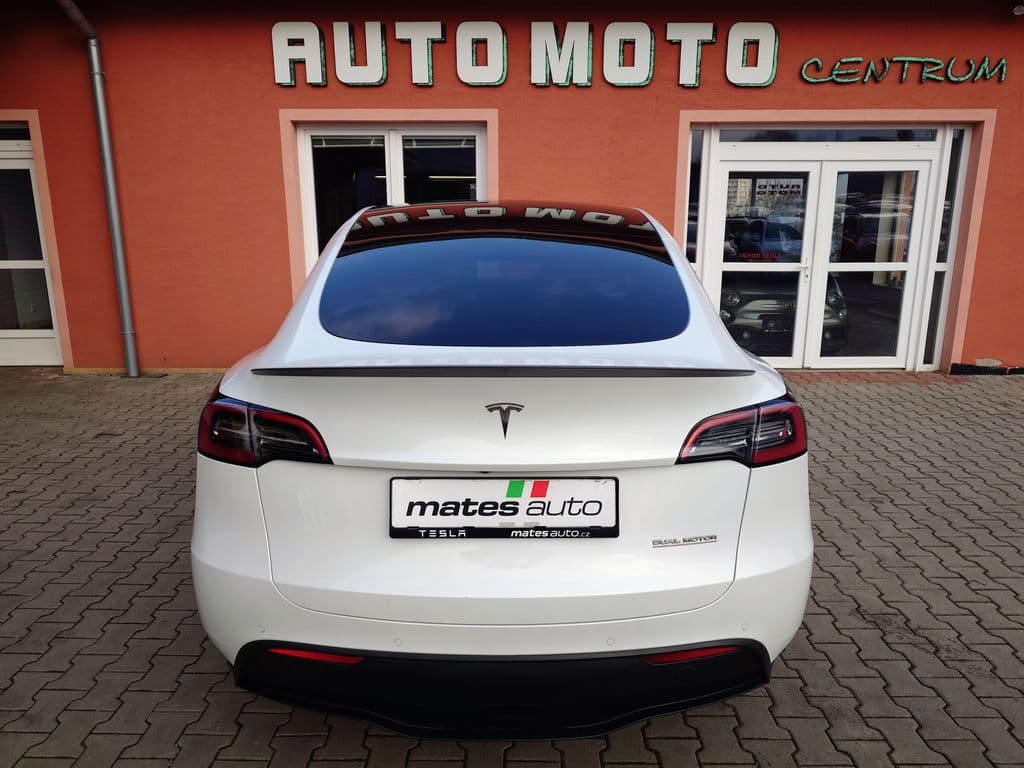 2022 Tesla Model Y - 8