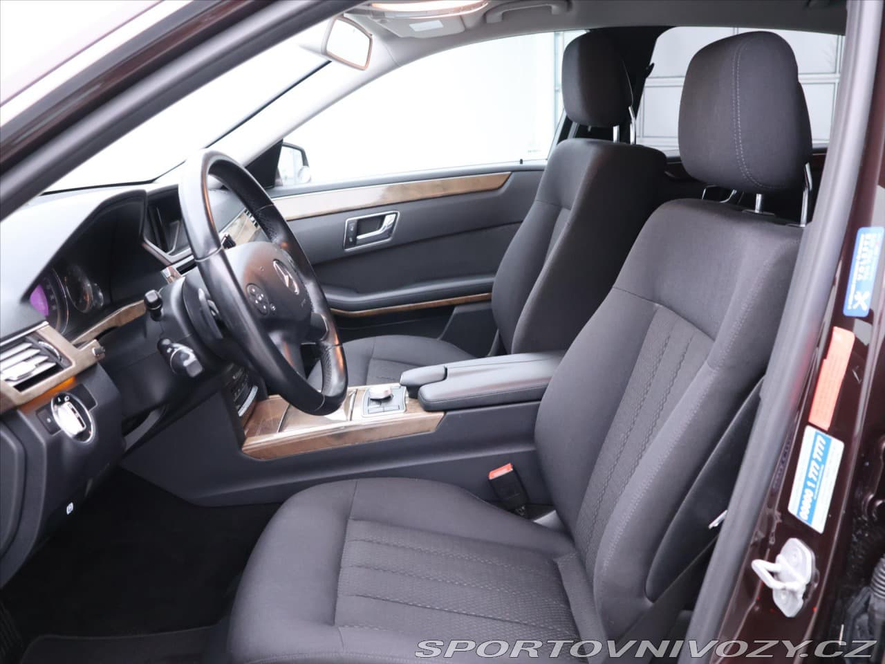 2010 Mercedes-Benz E-Class - 10