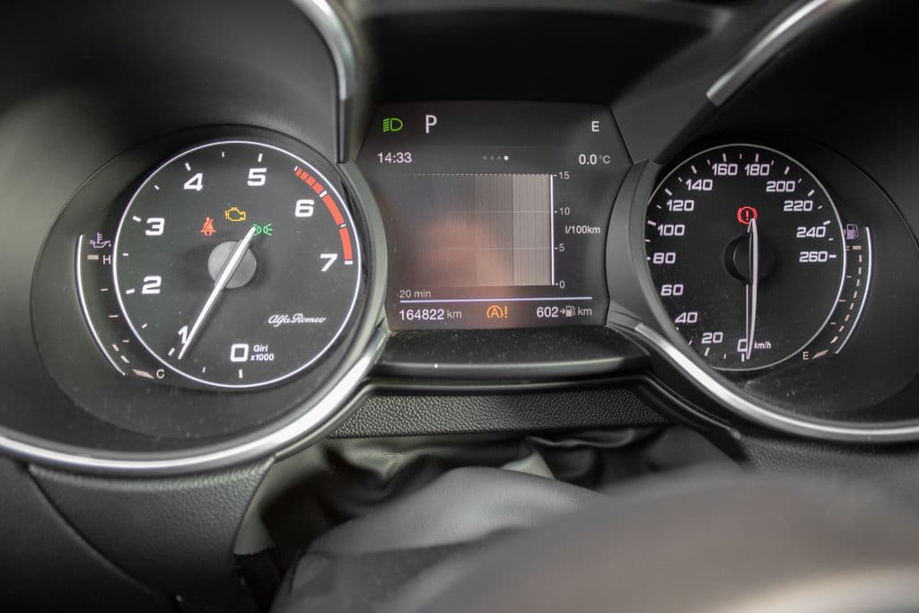 2017 Alfa Romeo Stelvio - 18