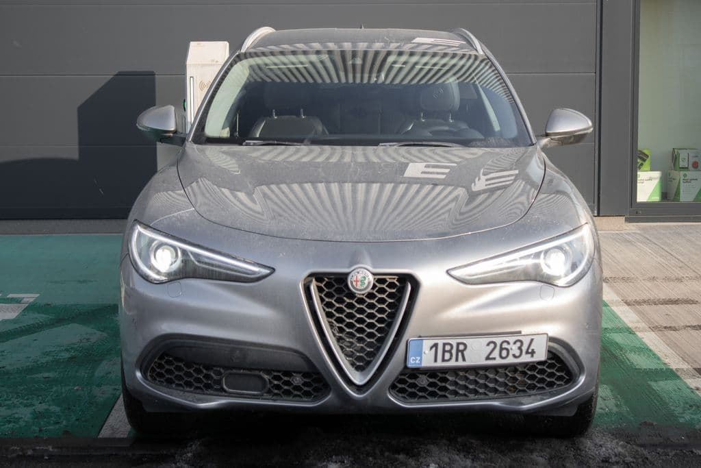 2017 Alfa Romeo Stelvio - 4