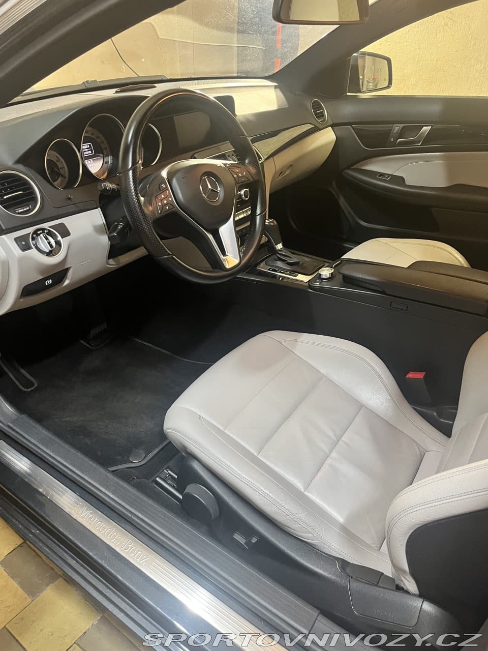 2011 Mercedes-Benz C-Class - 3