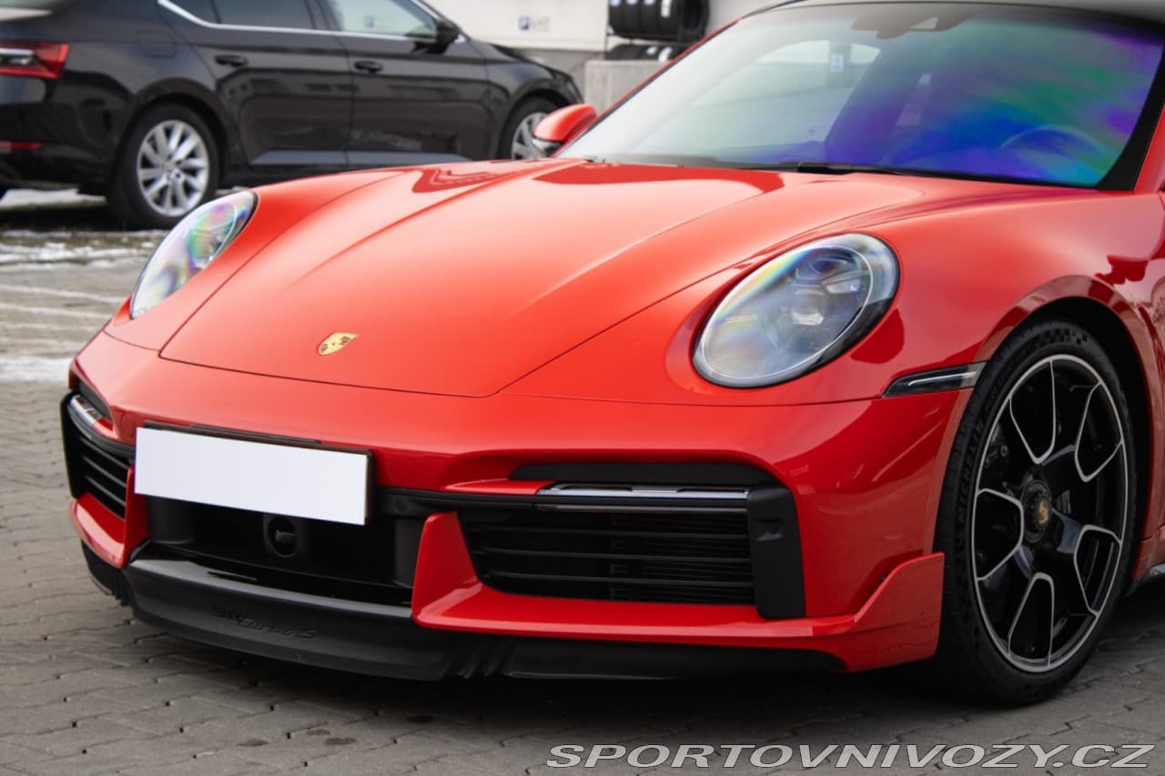 2021 Porsche 911 - 10