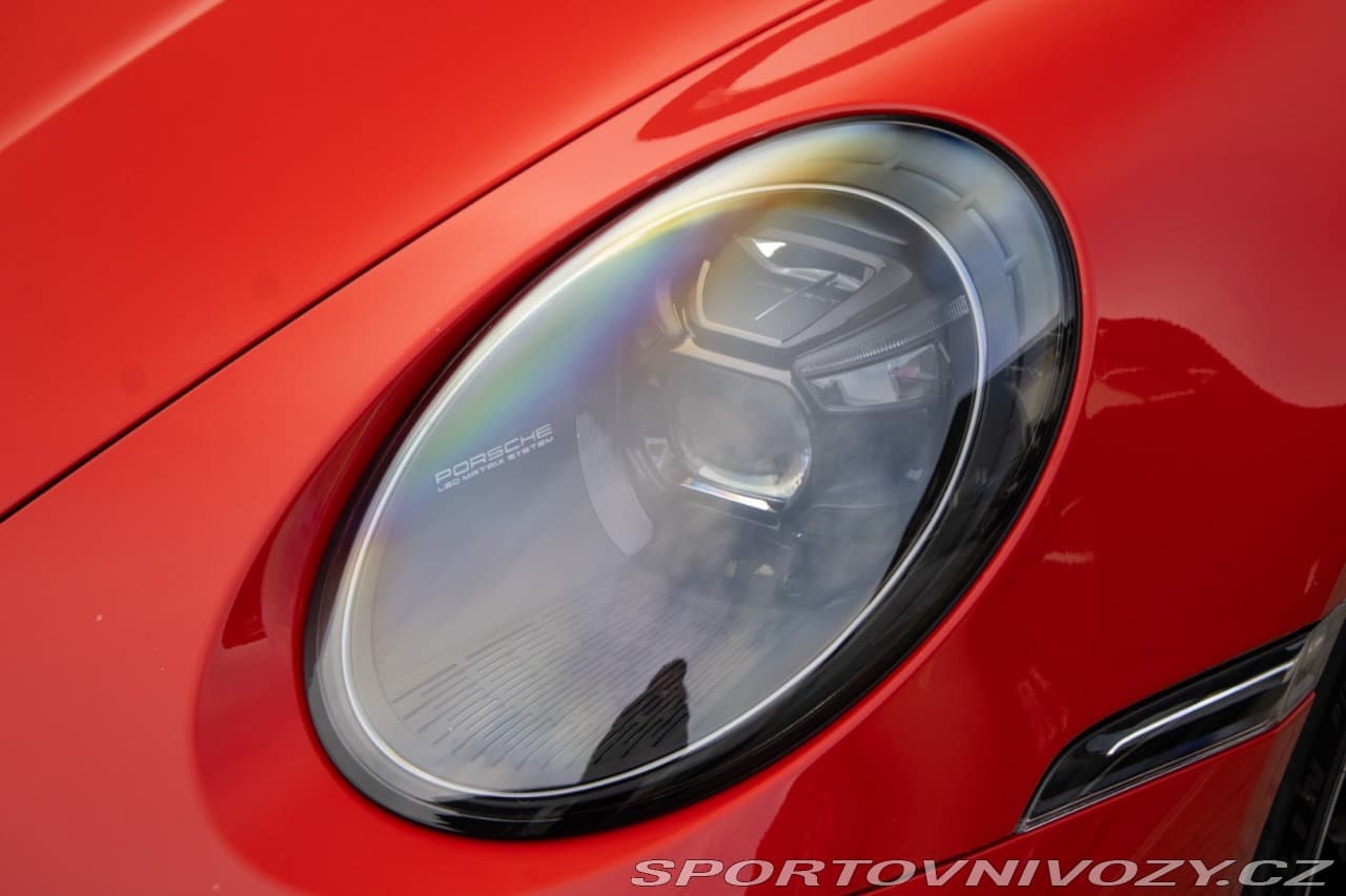 2021 Porsche 911 - 11