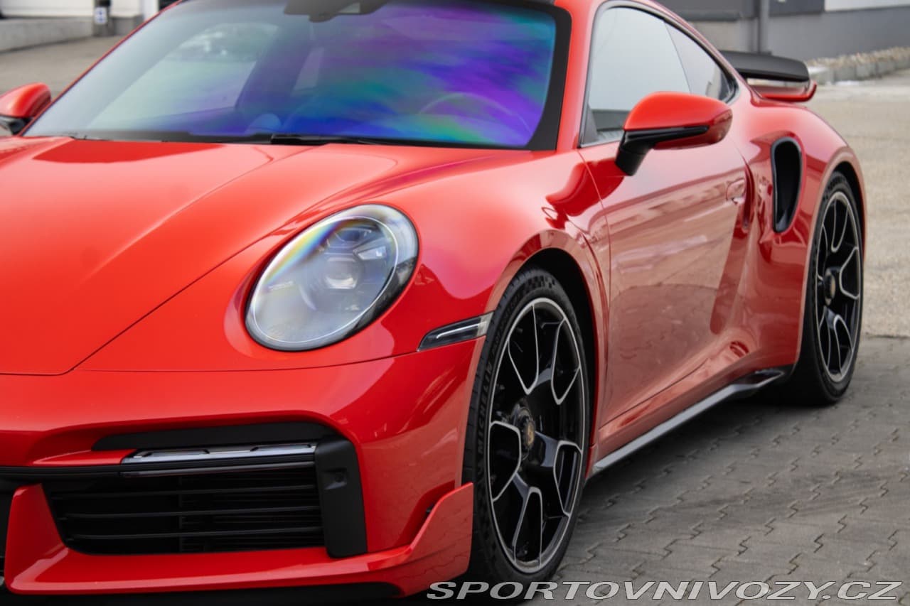 2021 Porsche 911 - 12