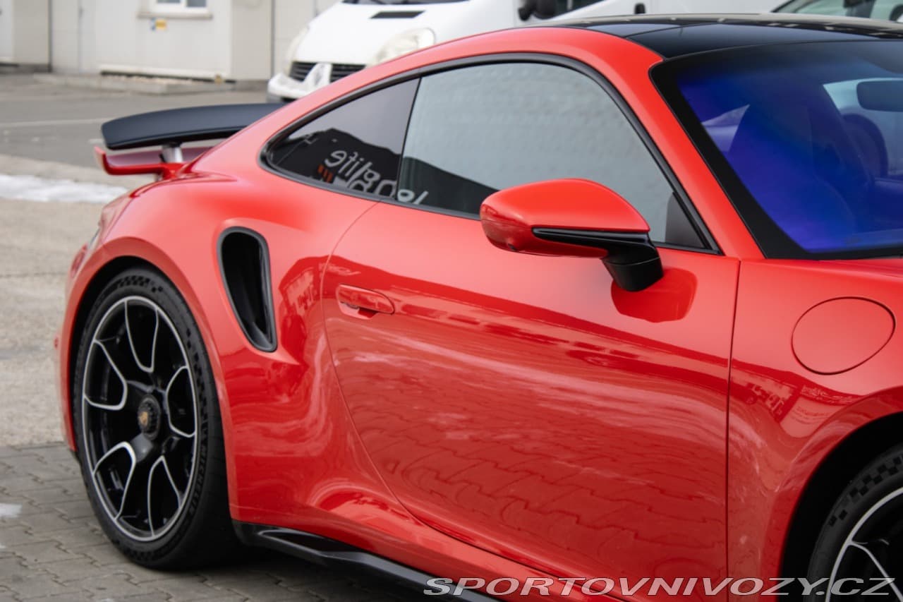 2021 Porsche 911 - 13