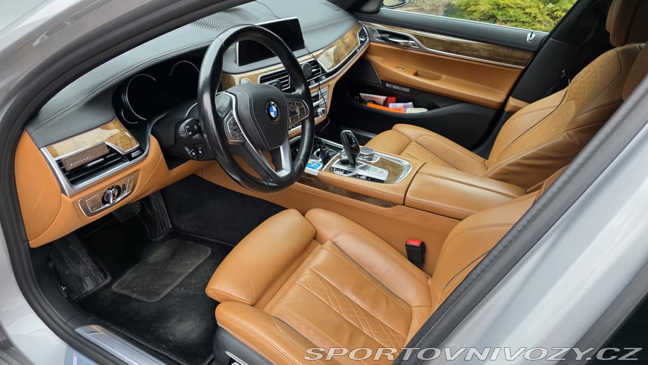 BMW 7 740d Xdrive, servis, TOP