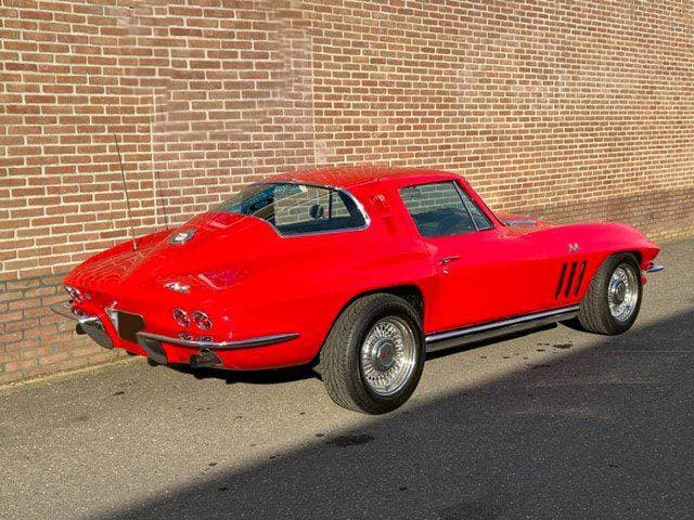 1965 Chevrolet CORVETTE - 13