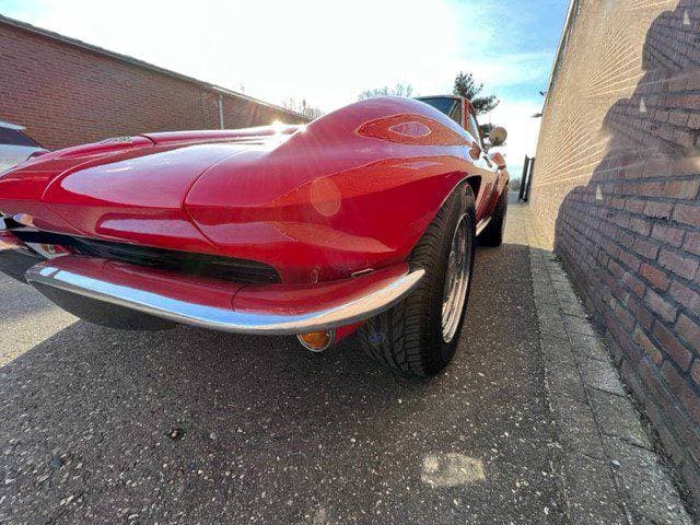 1965 Chevrolet CORVETTE - 18