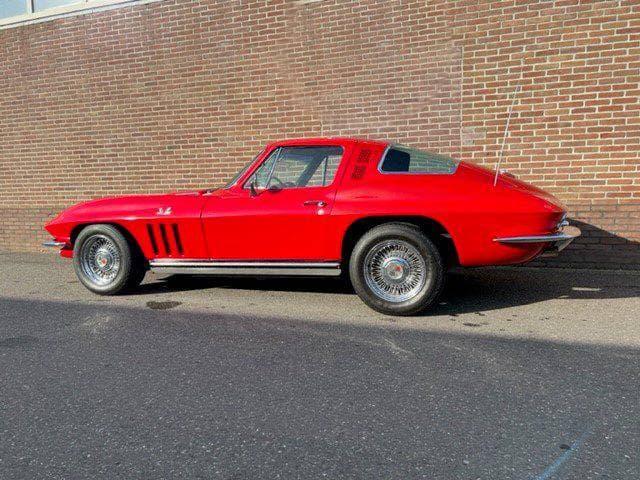 1965 Chevrolet CORVETTE - 4