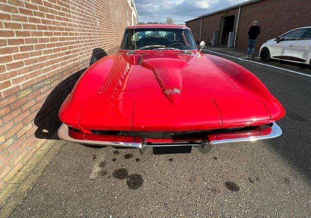 1965 Chevrolet CORVETTE - 9