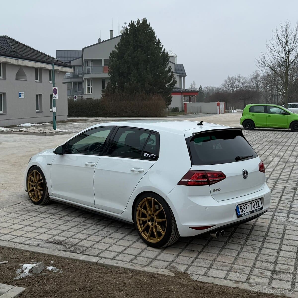 2016 Volkswagen Golf - 7