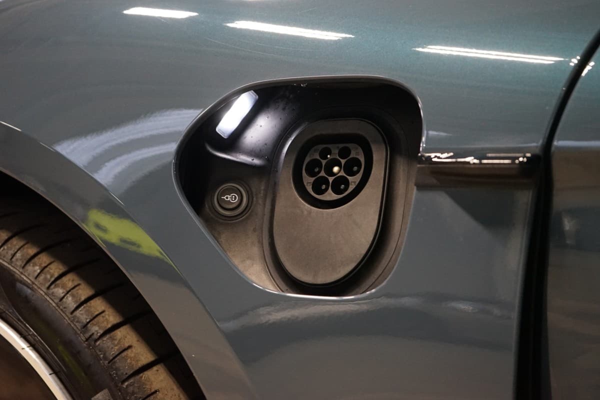 2025 Porsche Taycan - 11