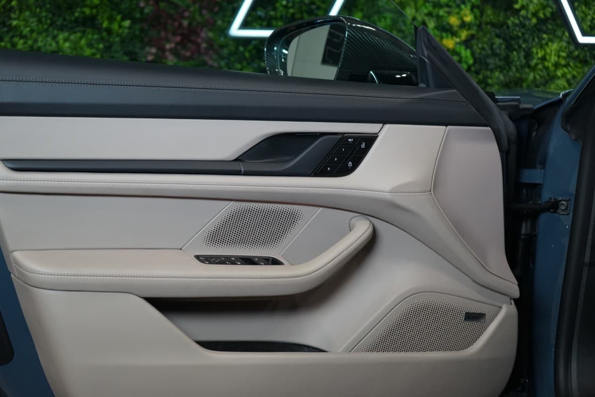 2025 Porsche Taycan - 20