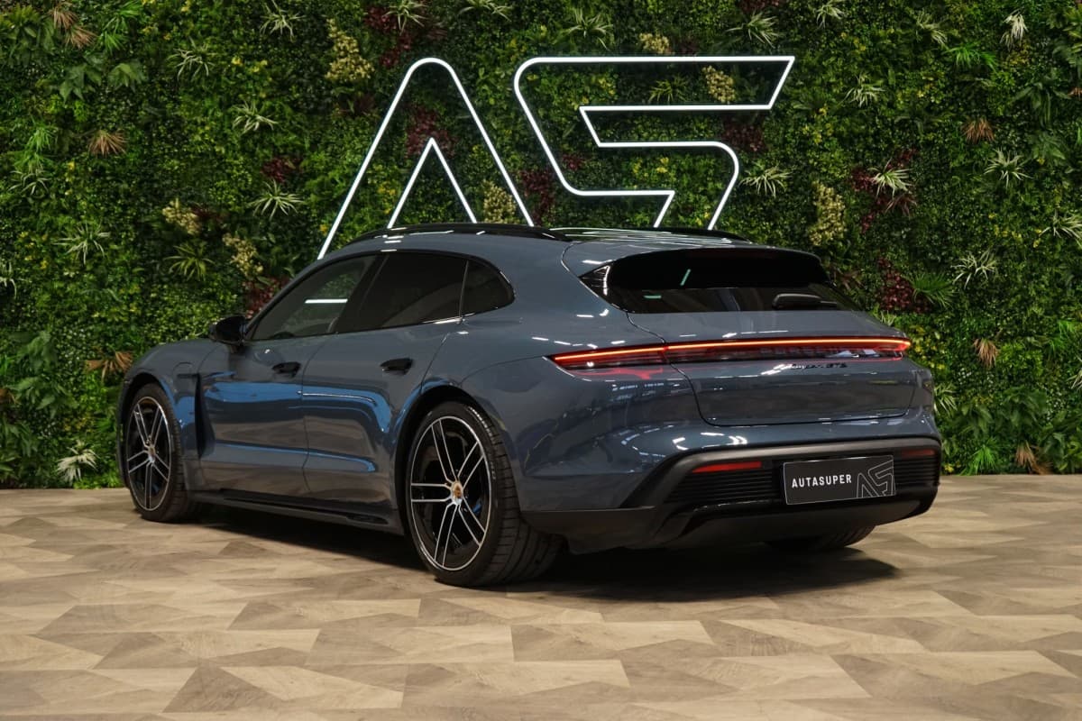 2025 Porsche Taycan - 5