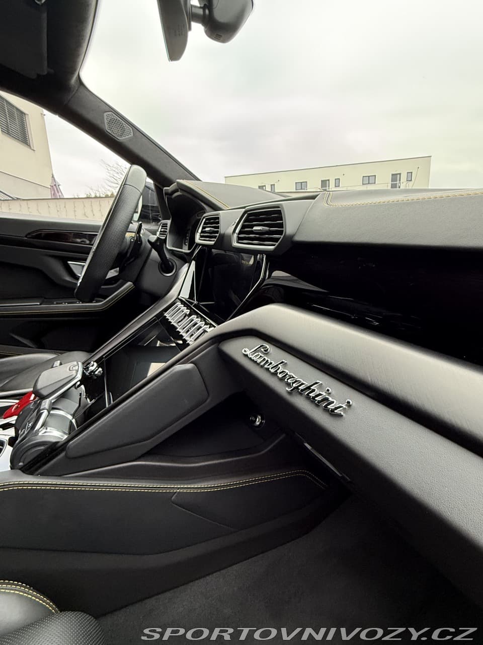 2022 Lamborghini URUS - 10