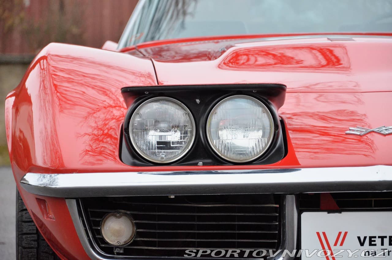 1969 Chevrolet CORVETTE - 12