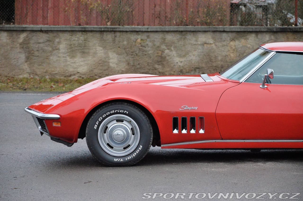 1969 Chevrolet CORVETTE - 9