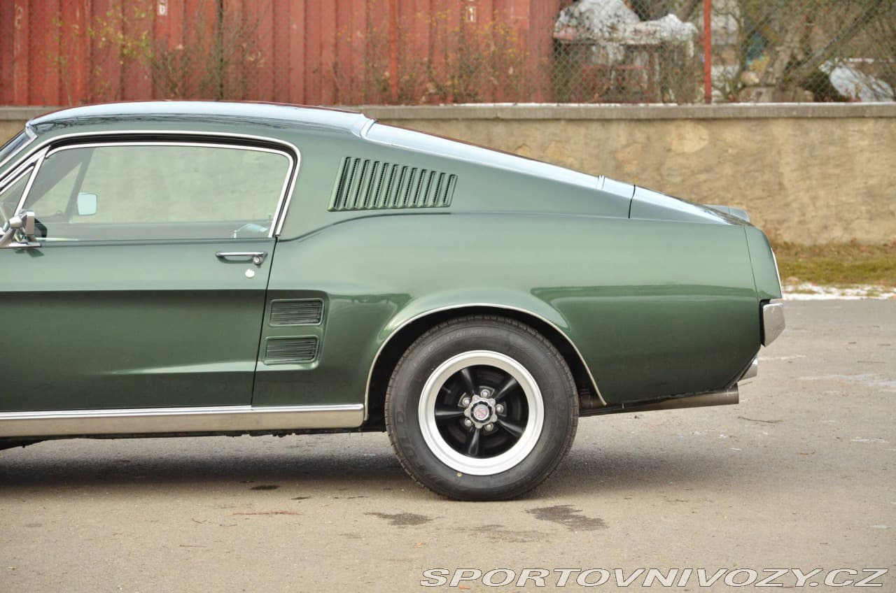 1967 Ford Mustang - 10