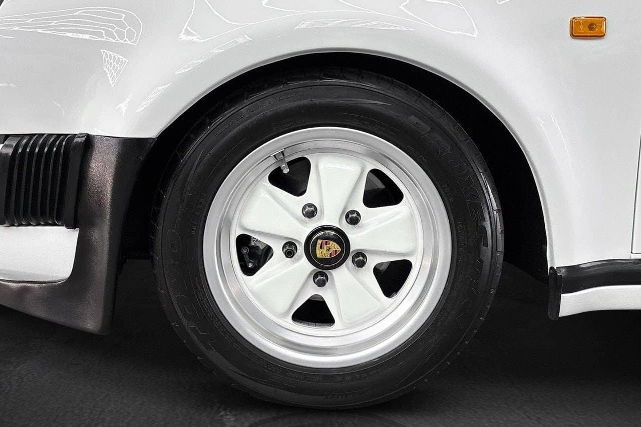 1985 Porsche 911 - 6