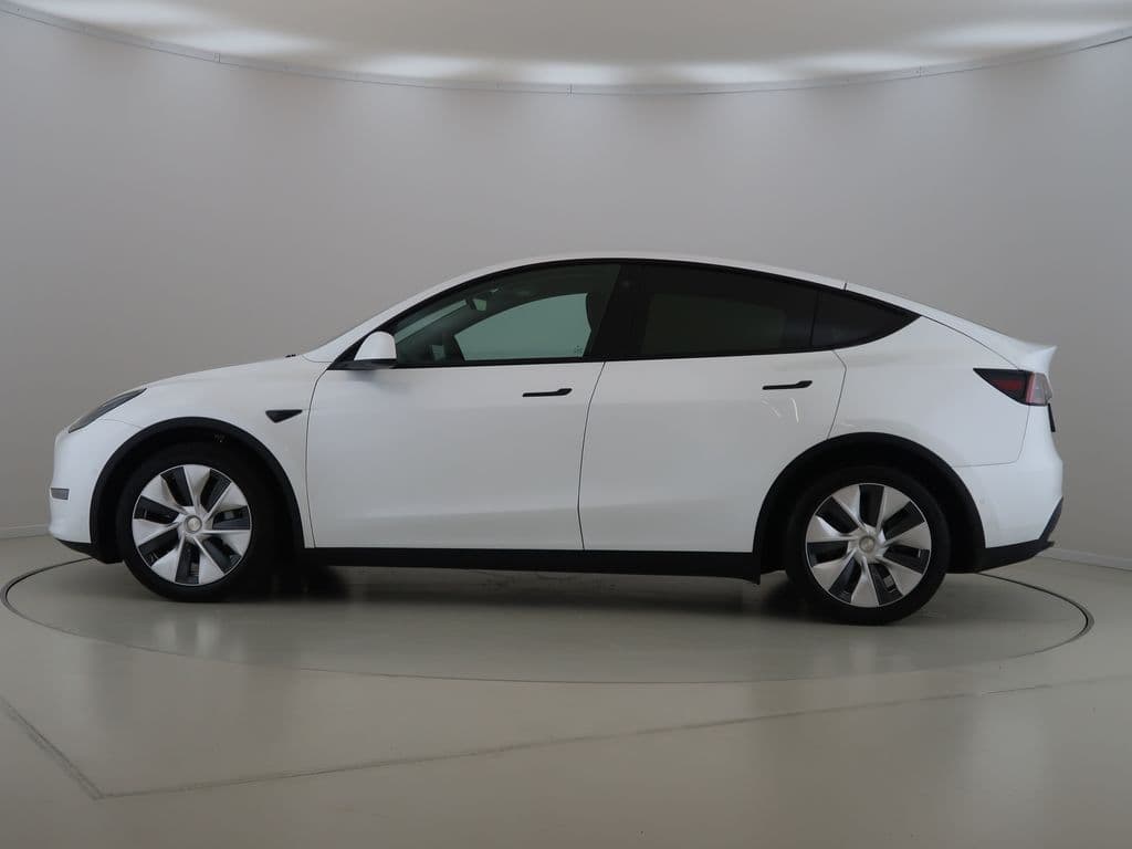2022 Tesla Model Y - 8