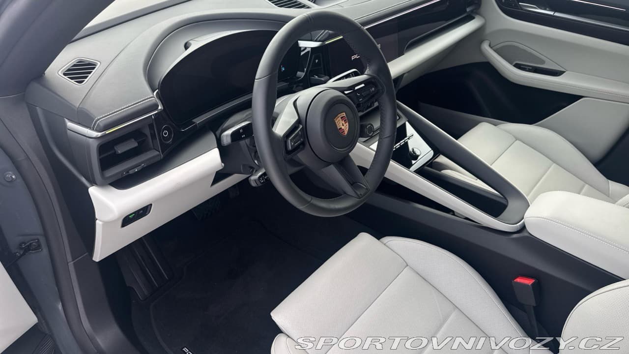 2025 Porsche Macan - 15