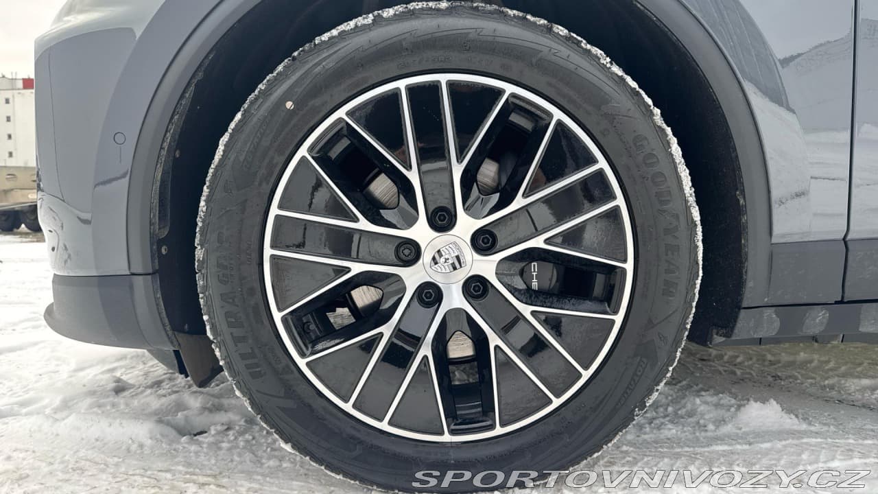 2025 Porsche Macan - 9