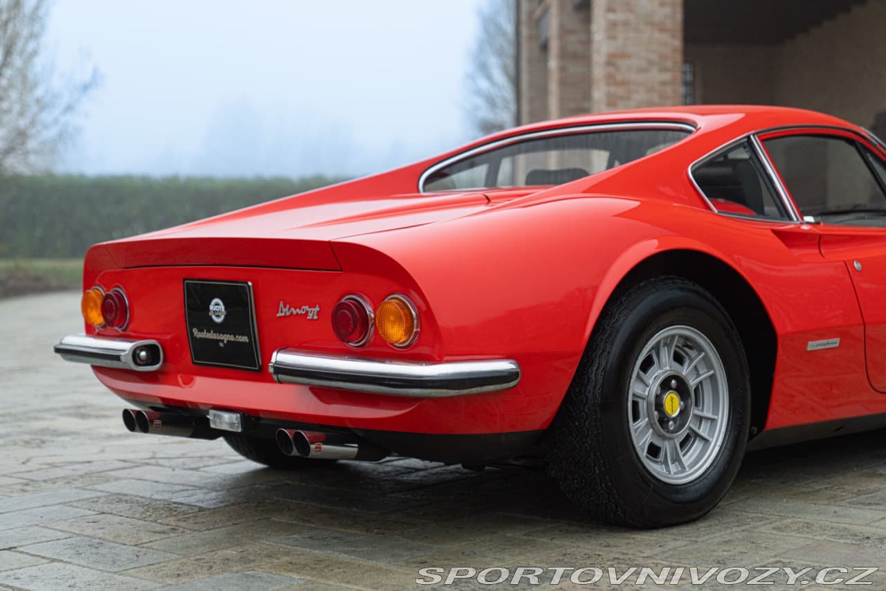 1971 Ferrari DINO - 14