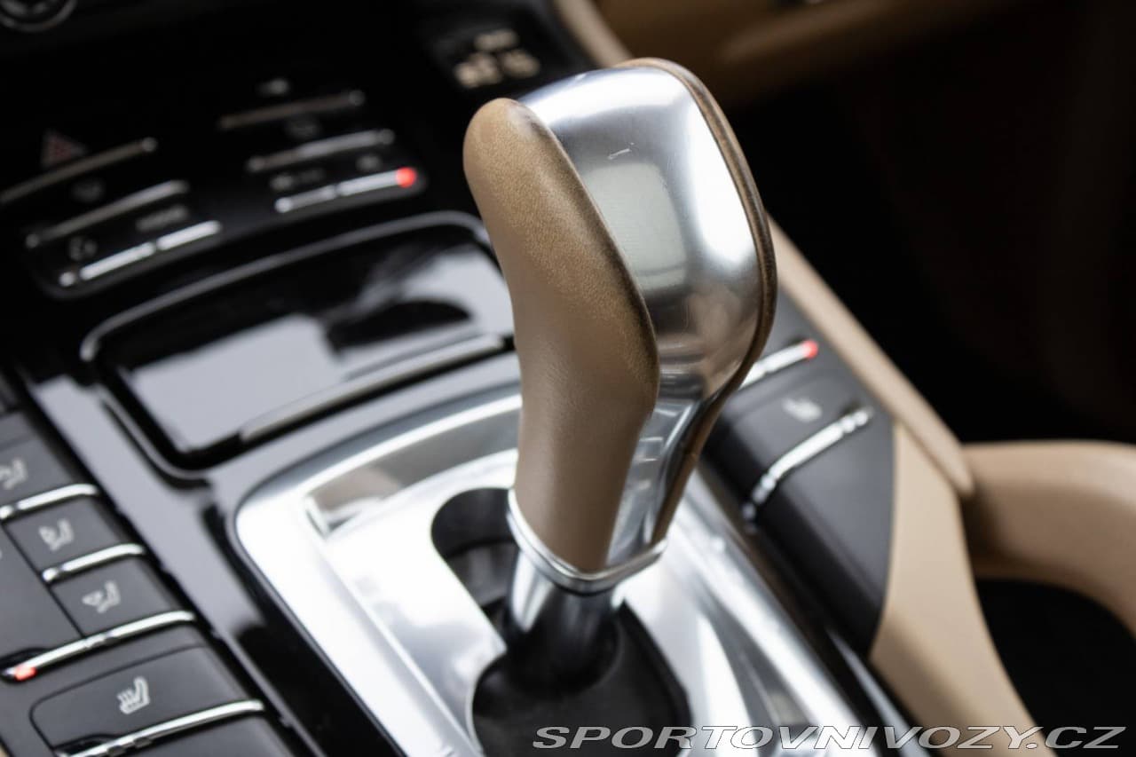 2011 Porsche Cayenne - 12