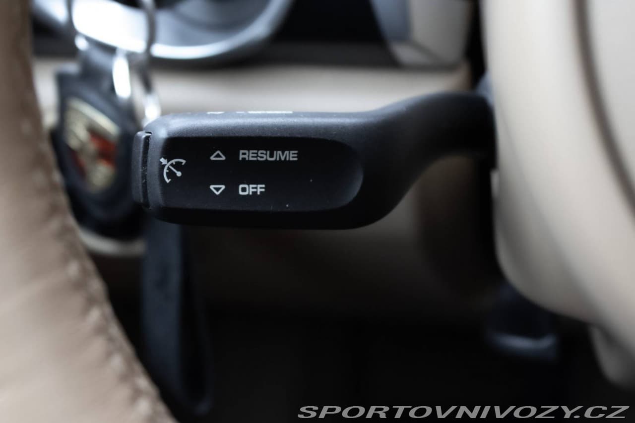 2011 Porsche Cayenne - 14