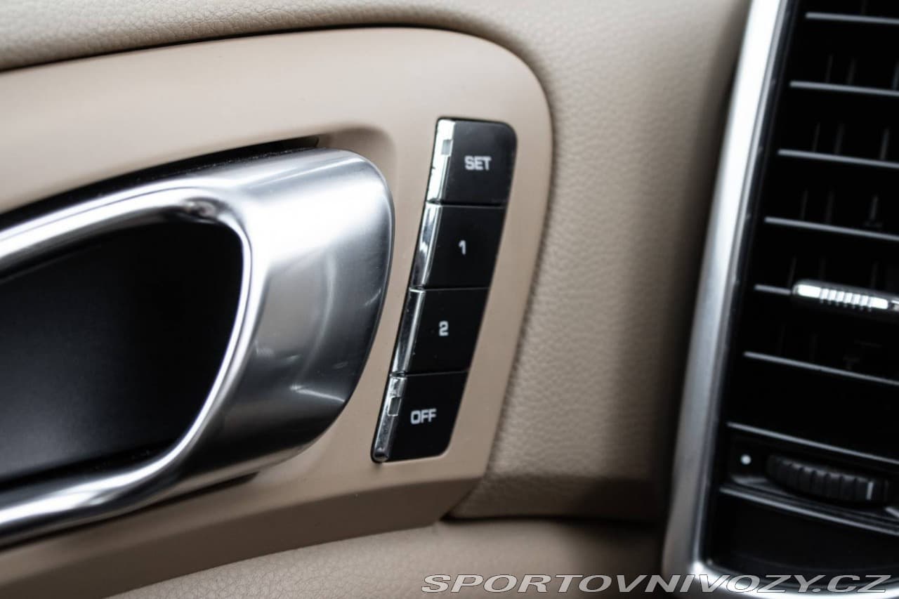 2011 Porsche Cayenne - 15