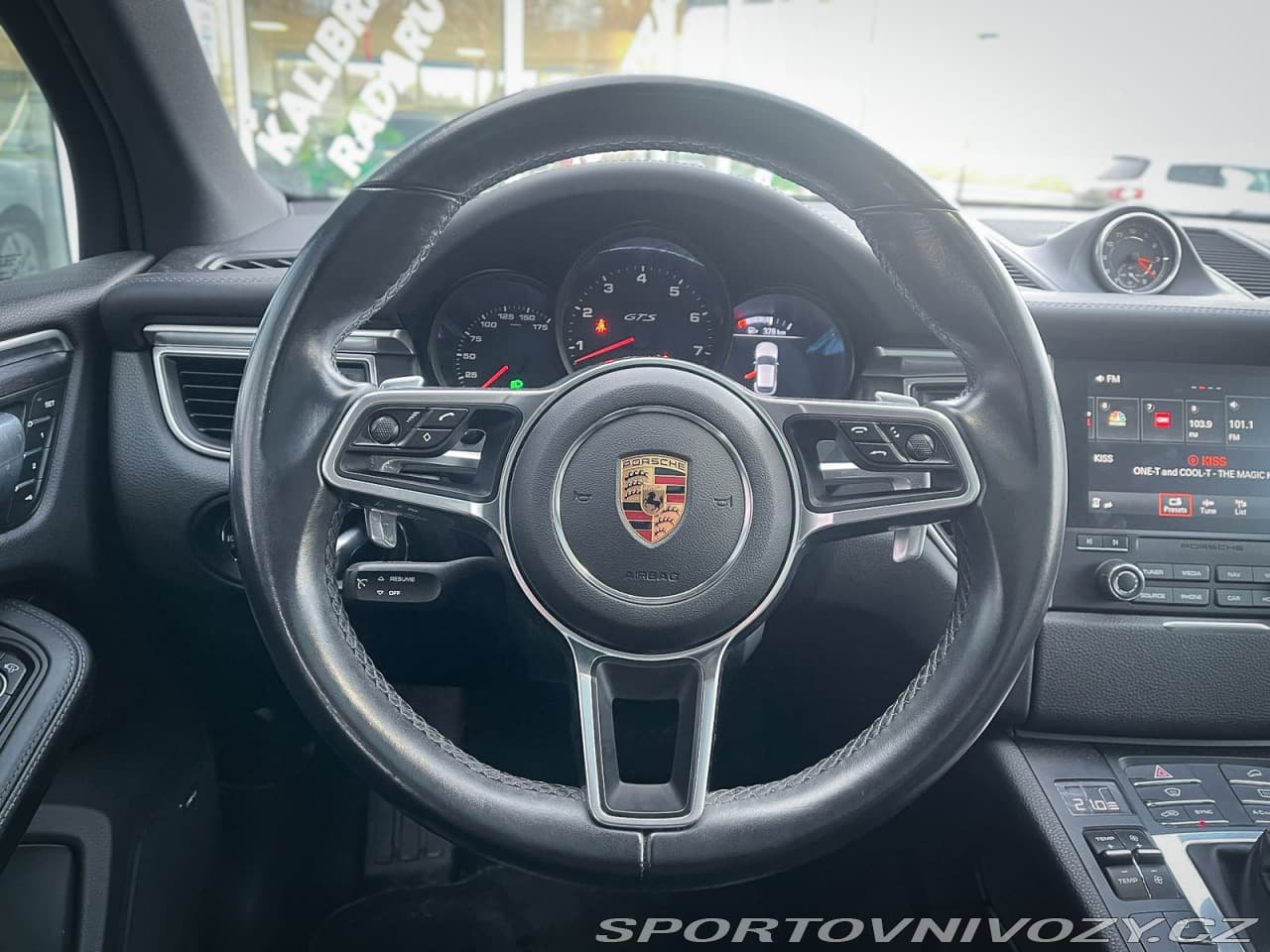2017 Porsche MACAN - 12
