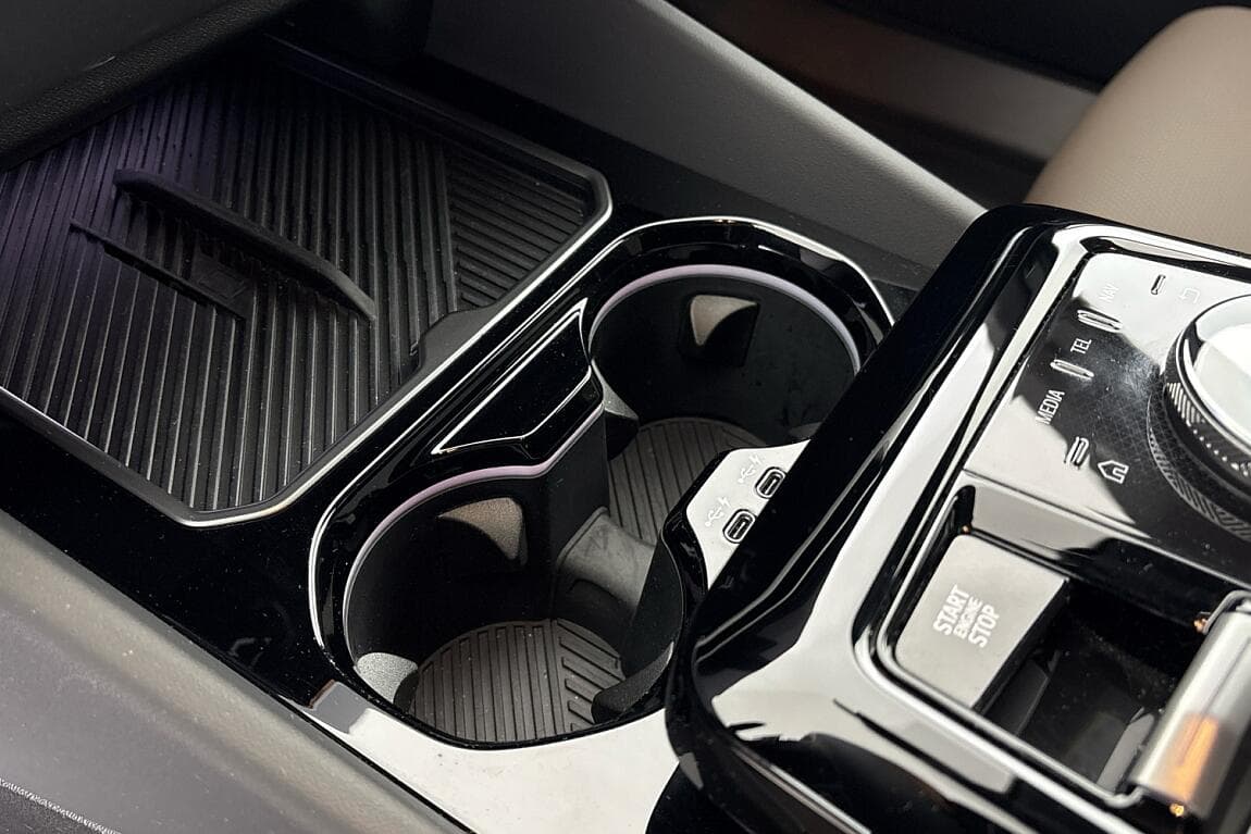 2025 BMW 5-Series - 18