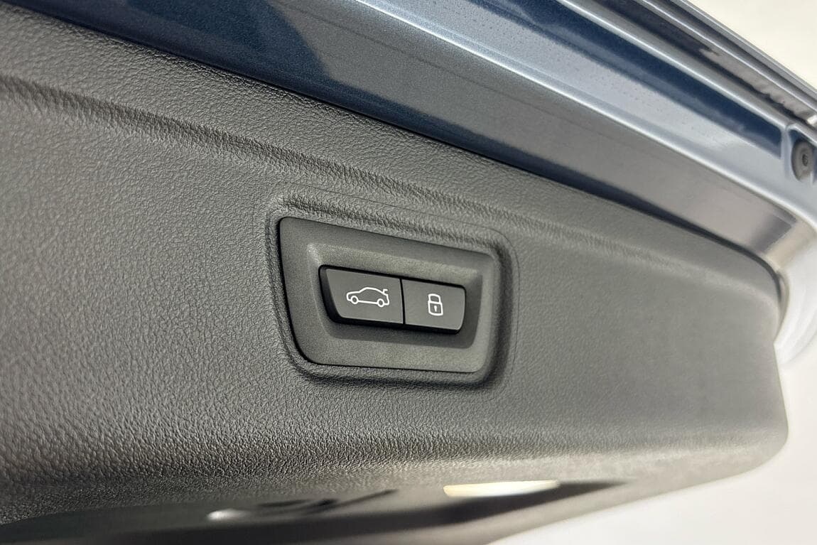 2025 BMW 3-SERIES - 10