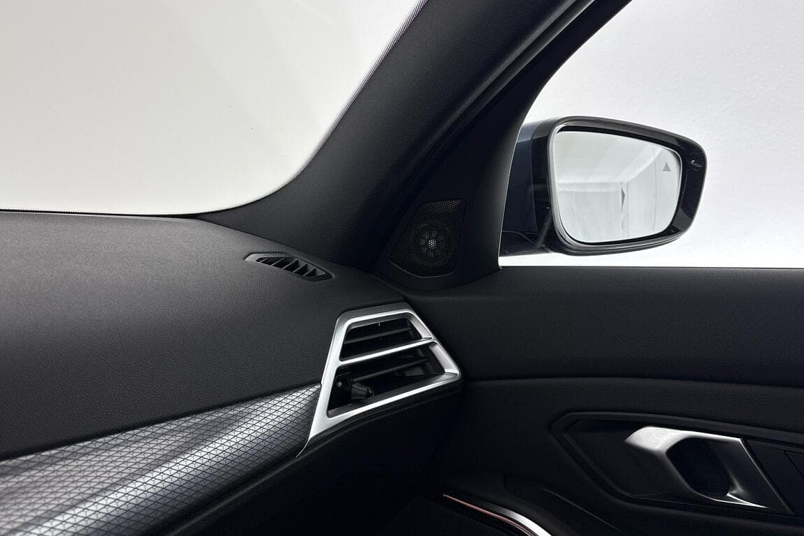 2025 BMW 3-SERIES - 16