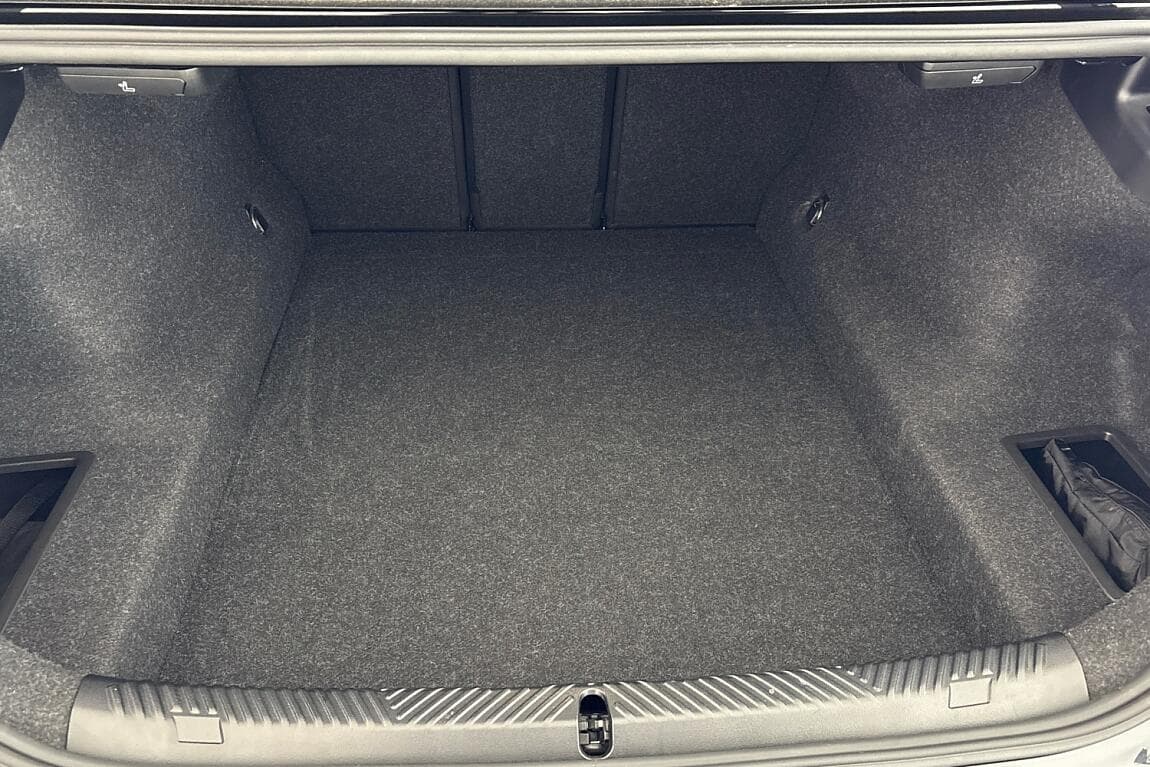 2025 BMW 5-Series - 13