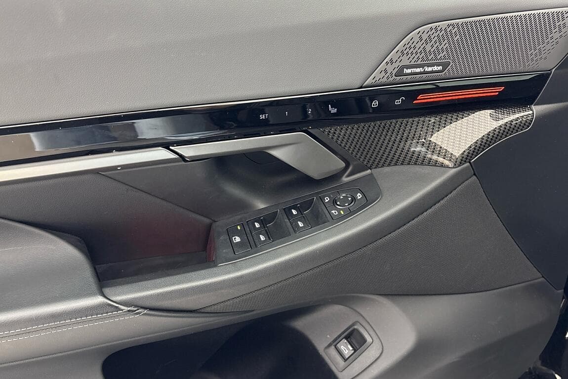 2025 BMW 5-Series - 14