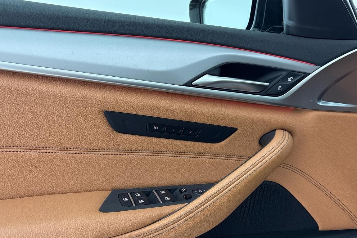 2021 BMW 5-Series - 11