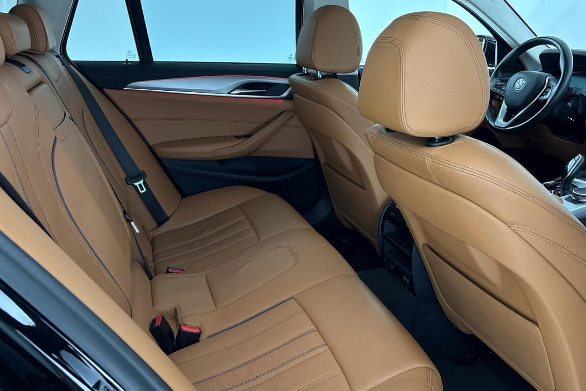 2021 BMW 5-Series - 14