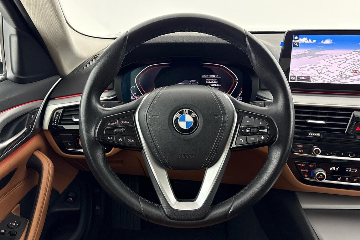 2021 BMW 5-Series - 8