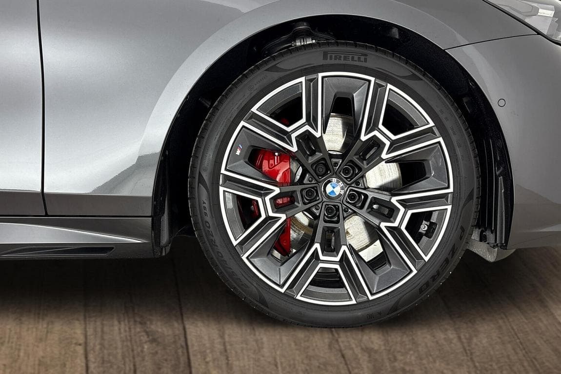 2025 BMW 5-Series - 5